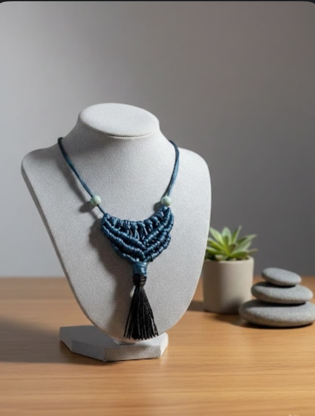 Collar blue